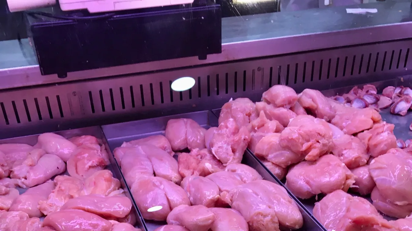 Lecsapott a hatóság a nyerészkedő hentesekre: nem adhatják sokszoros áron a csirkehúst