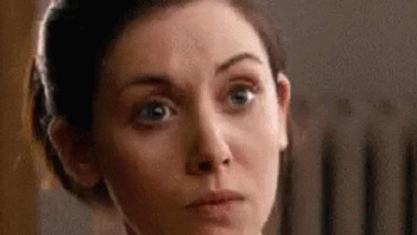 Teljesen kiakadt a nő, amikor meglátta, milyen bizarr dolgot művel a szomszédja a kertben