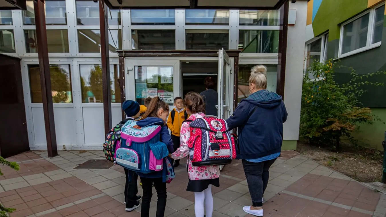 Körülöttünk sorra zárják az iskolákat, nálunk ez várható