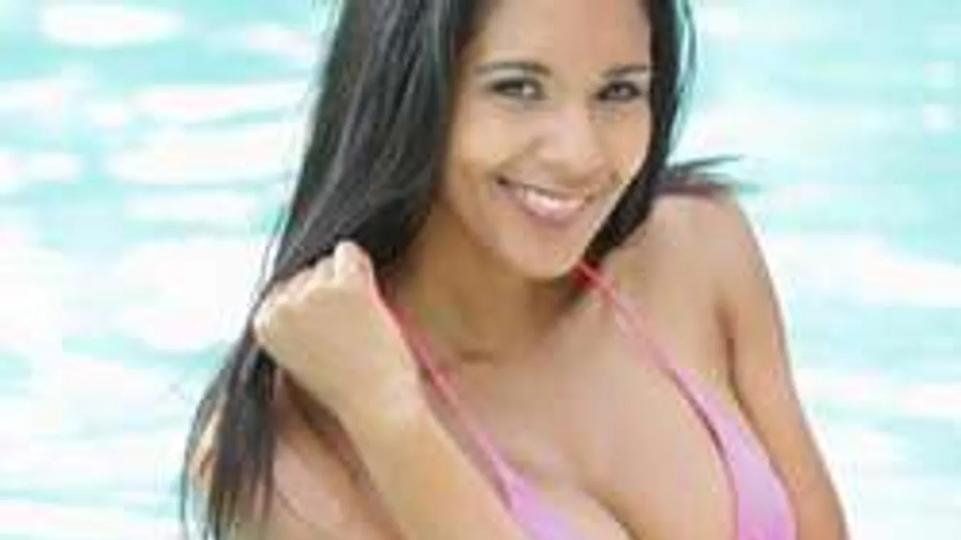 Se bugyi, se más: levetkőzött a legszexibb röpis csaj