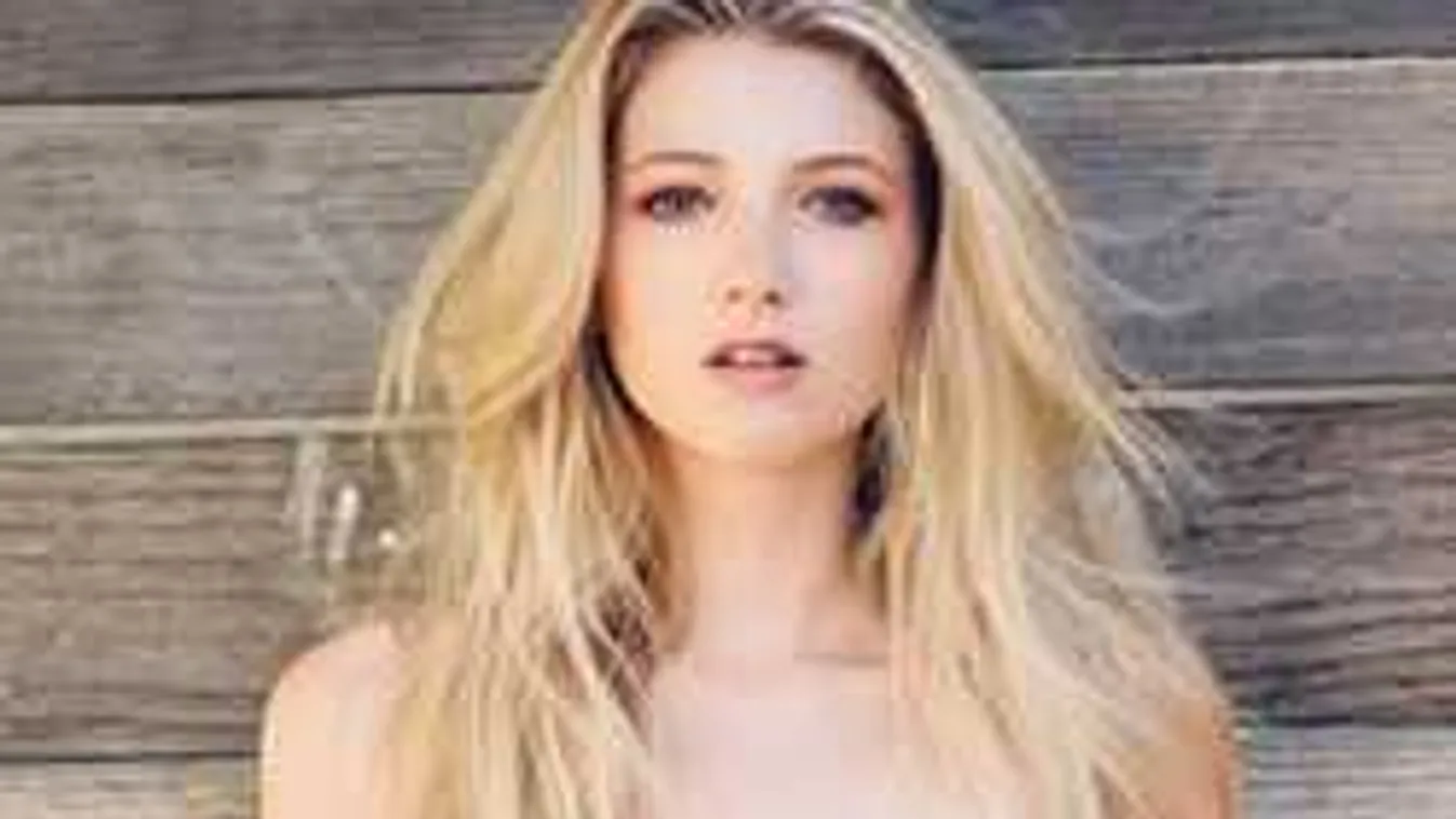 Olyan pucér szelfit posztolt a szőke szépség, hogy elállt a lélegzetünk!