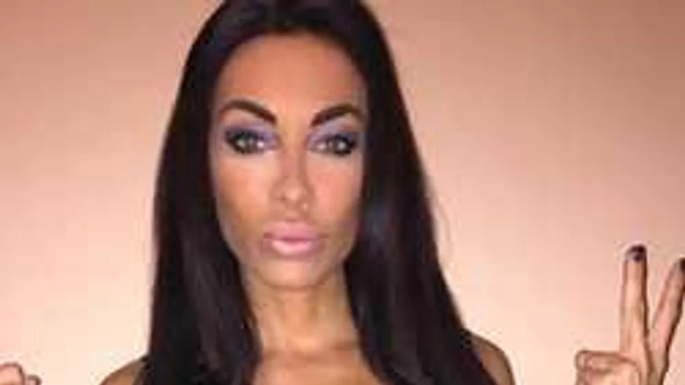 Kibuggyantak hatalmas mellei az edzőteremben pózoló magyar sztárnak