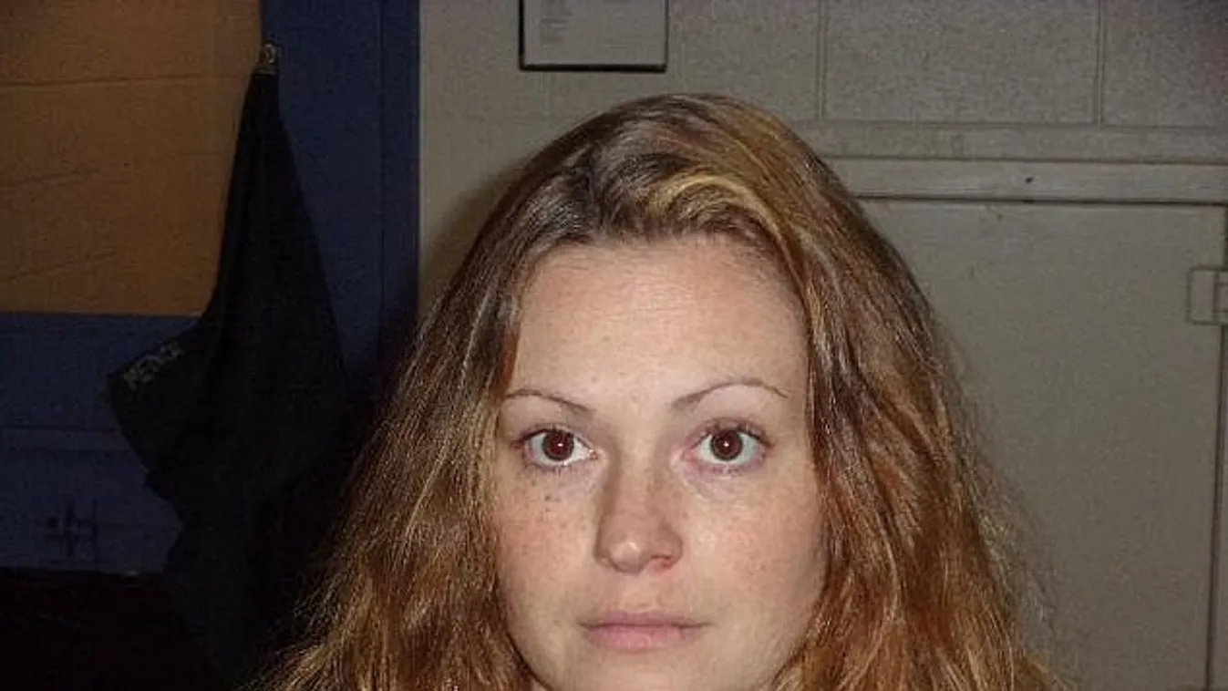 A szexi tanárnő hónapokon keresztül kamatyolt az egyik 14 éves diákjával