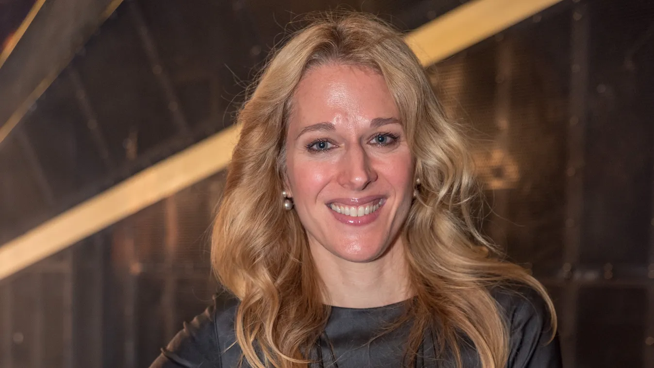 Wolf Katit is beoltották, ezt a vakcinát kapta