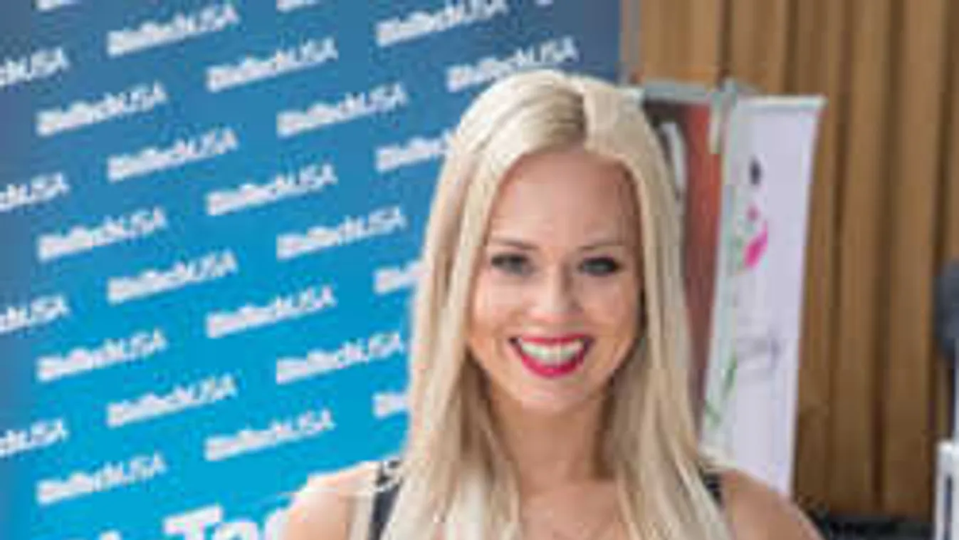 Virág duzzadó melleire egyszerűen nincsenek szavak