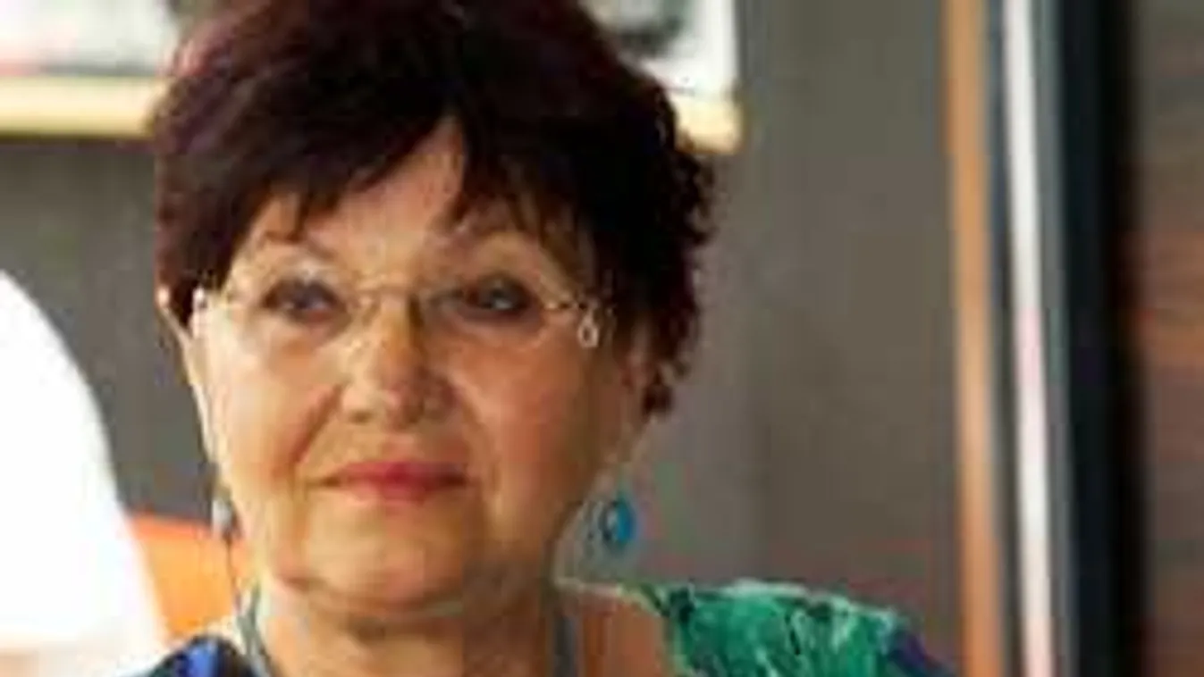 Pécsi Ildikó retteg a színpadtól, visszautasította Eszenyit