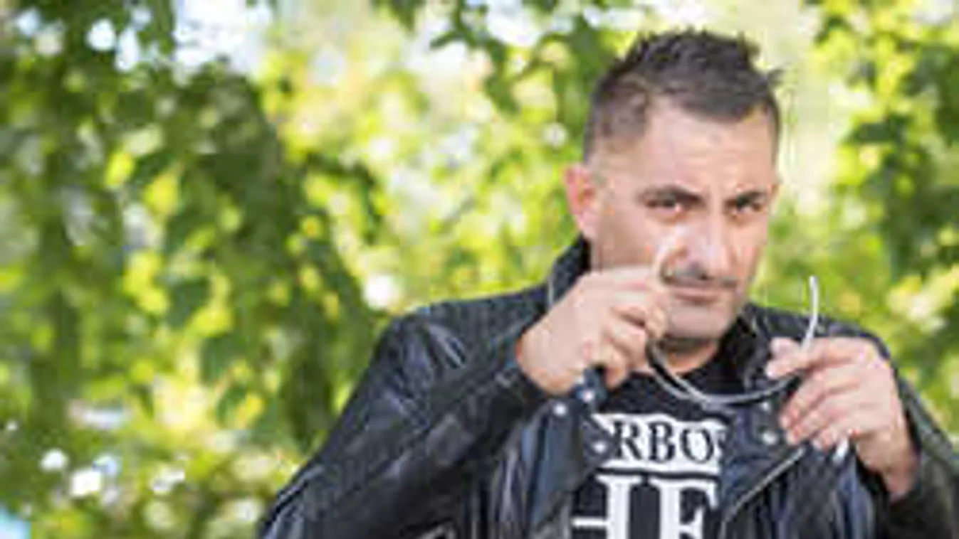 Győzike sokkoló visszatérése: Ezzel a dallal dicséri az Urat