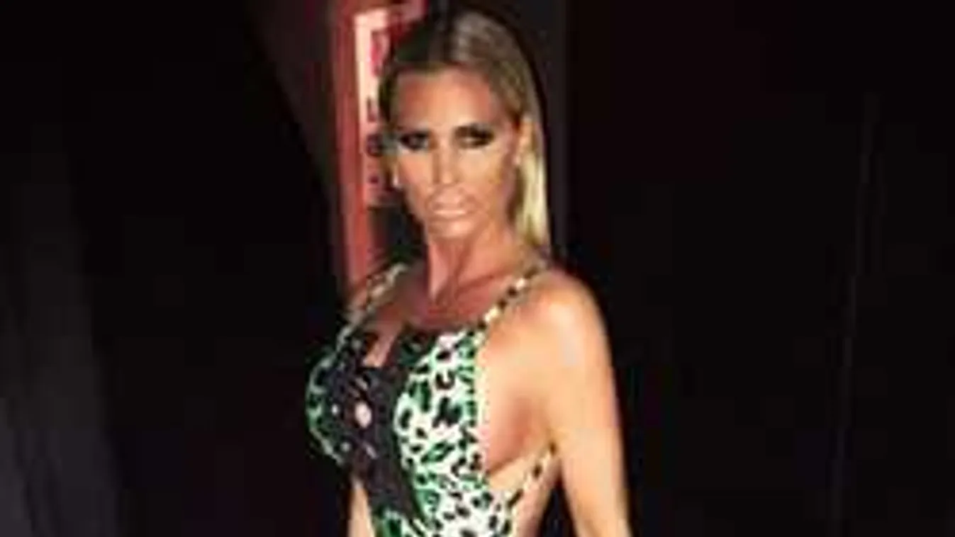 Újabb csapás érte az ötgyermekes sztáranyukát, ezt találta a szélvédőn