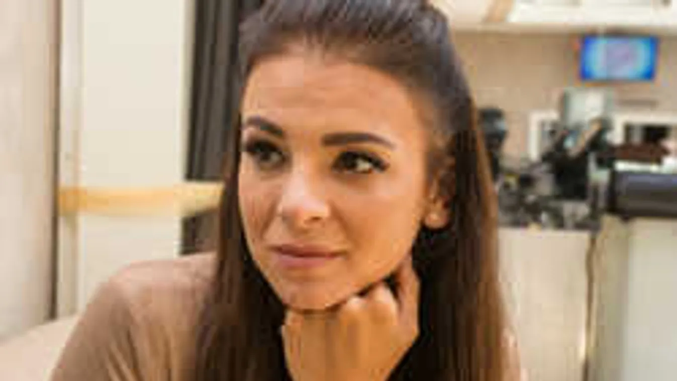 Nyílt háború: Sarka Kata a Facebookon teregeti ki a szennyest!