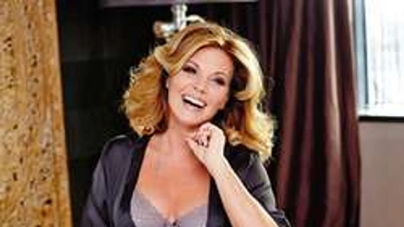 Bikiniben tölti születésnapját Liptai Claudia