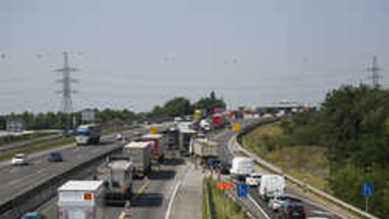 Megnyitják kedden az M6-os kihajtót