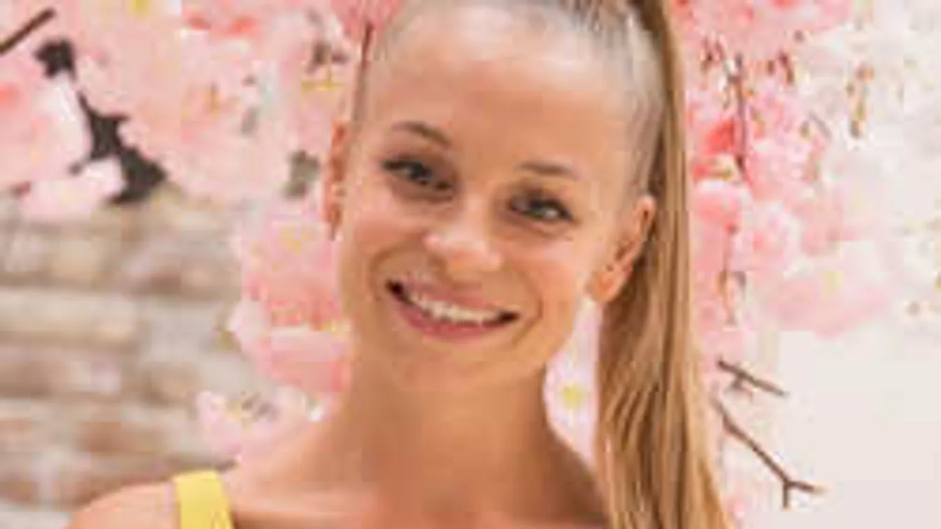 Bámulatos fotó, ledobta a ruháit Iszak Eszter