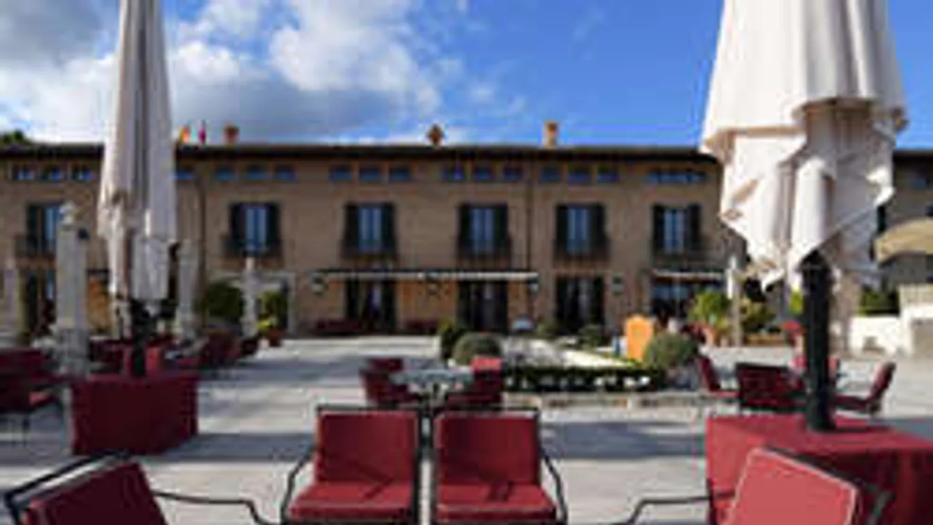 Luxusút télen: Dárdaiék nyaralni mentek