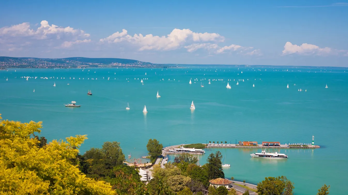 Emeletes vonatok mennek a Balatonra