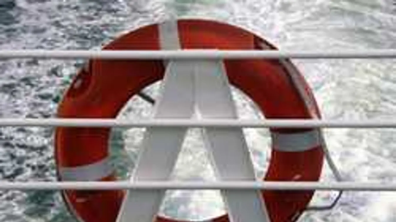 Dráma a lórévi kompnál: István azonnal az autós után vetette magát a Dunába