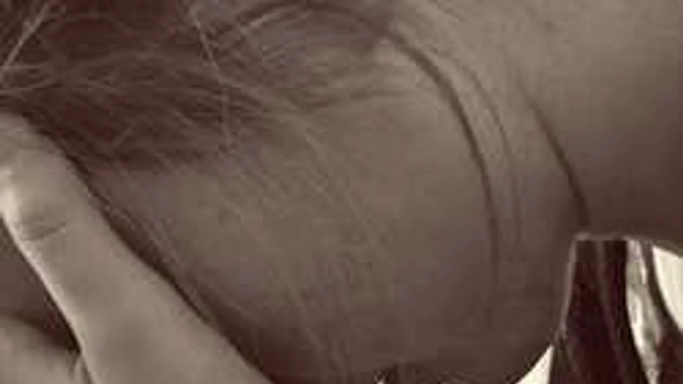 Szűz tinilányt erőszakolt meg öt fiú egy házibuliban: felkavaró részletek