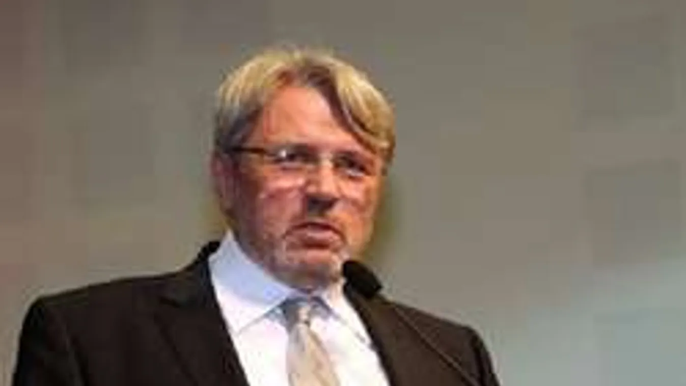 Sztrájk miatt kell szétválasztani a magyar úszókat