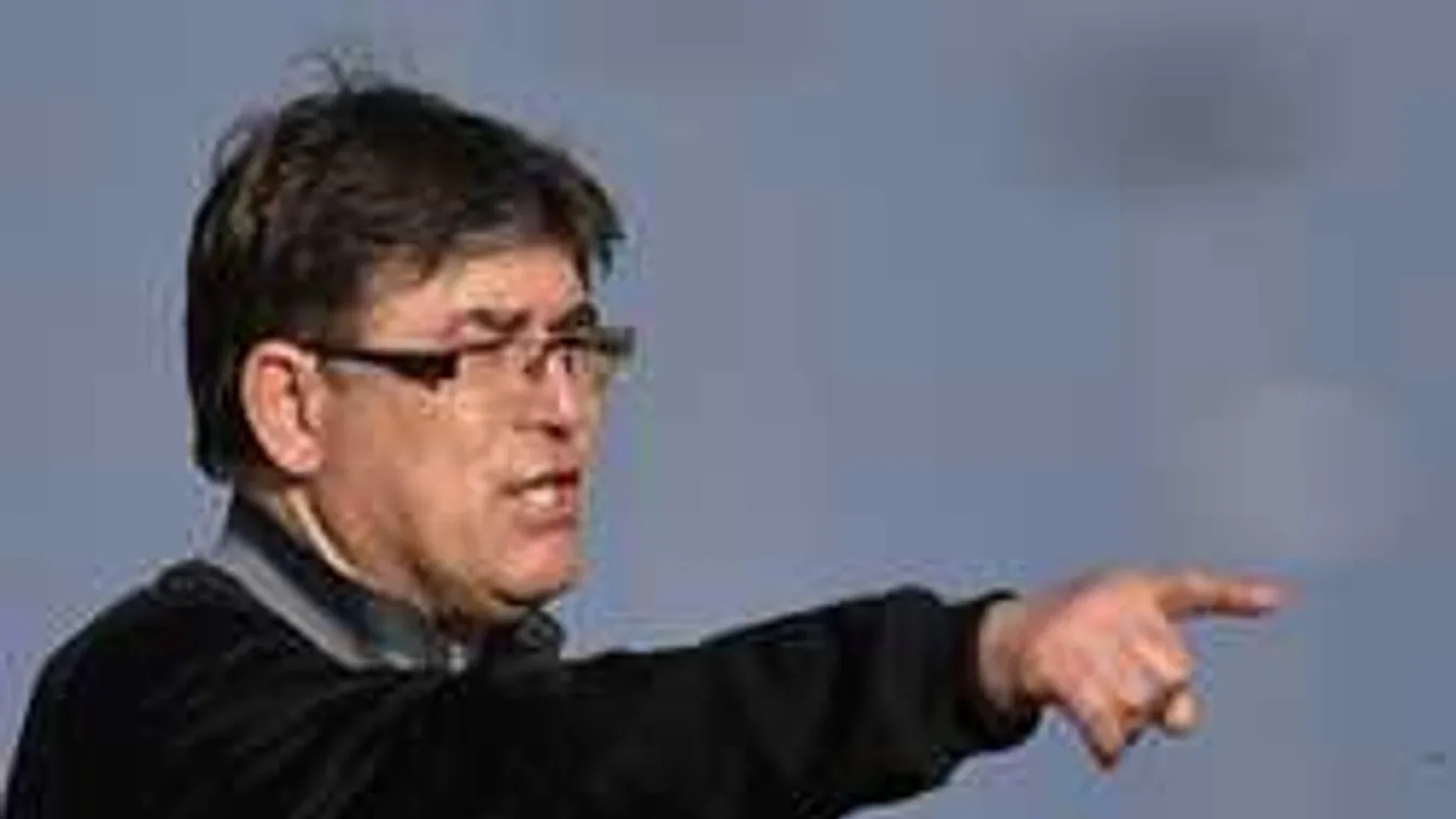 Pánik Debrecenben, egyre nagyobb bajban a focisták