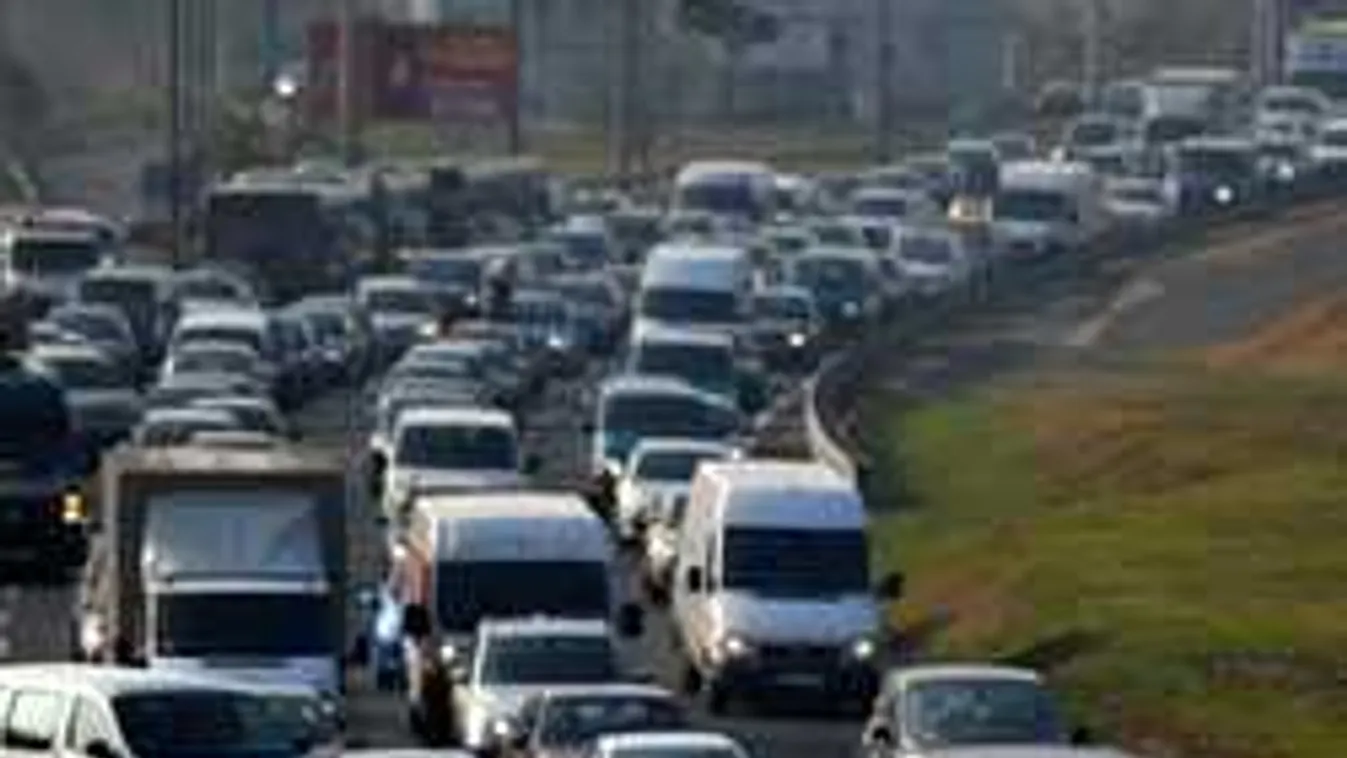 Öngyilkos akart lenni, megfordult az M7-esen az idős sofőr