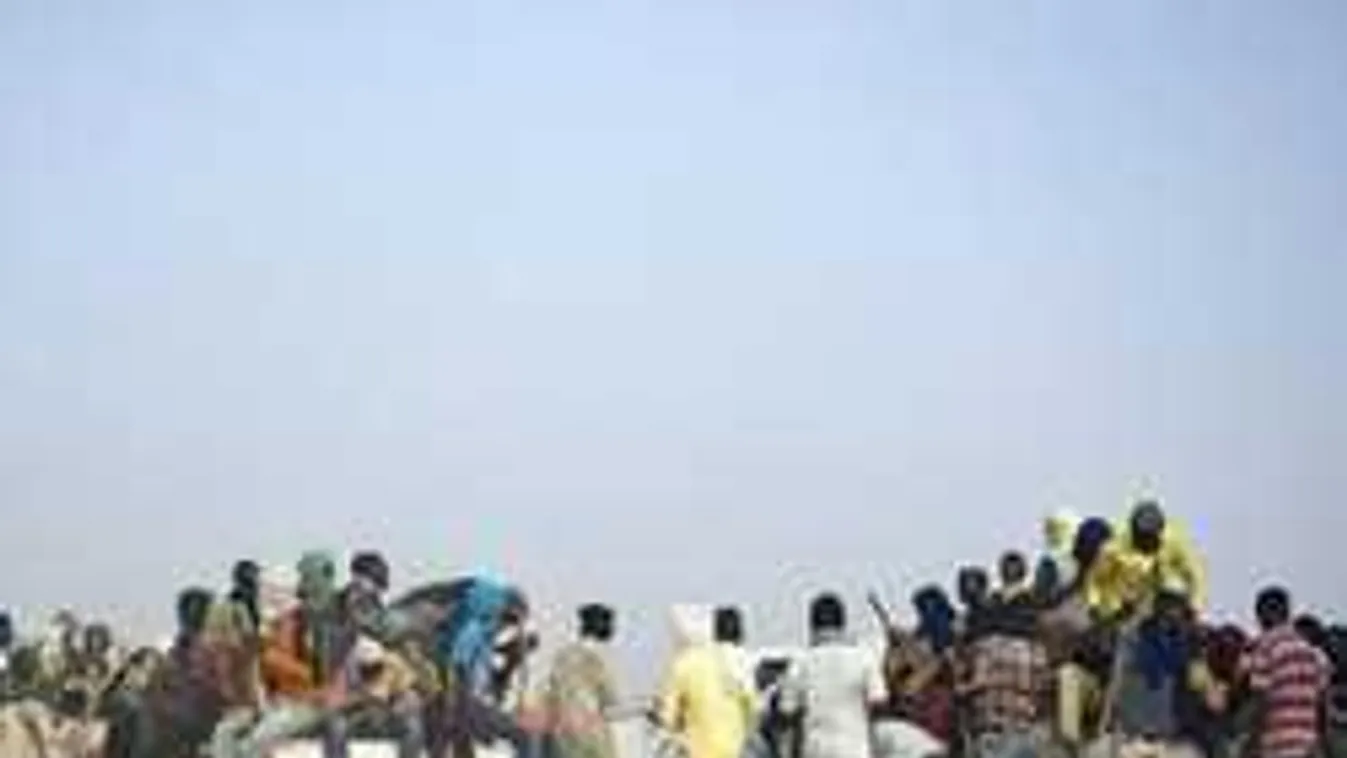 13000 migránst hagyott a Szaharában Algéria víz és élelem nélkül