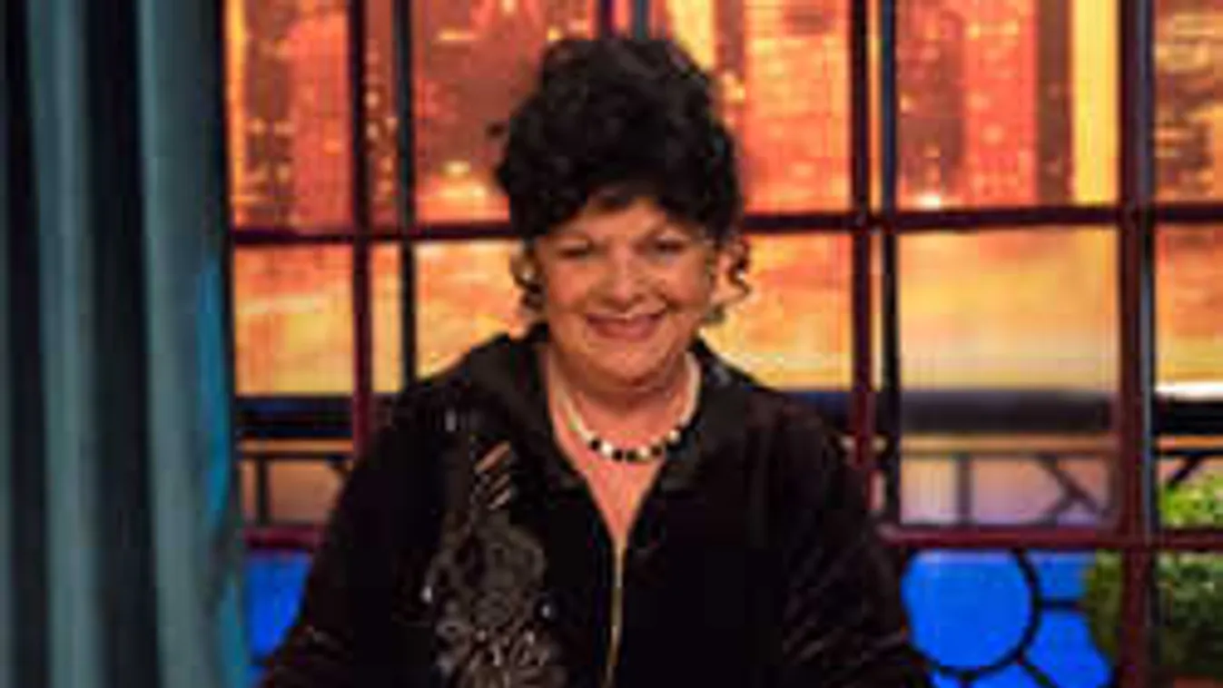 Gyönyörű ajándékkal lepte meg rajongója Bangó Margitot