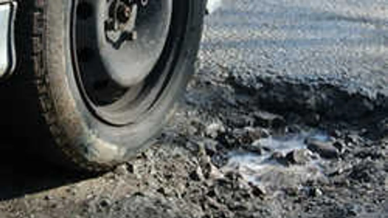 Ejnye, Opel... Golfoztak a német kátyúknál az autómárka szülővárosában