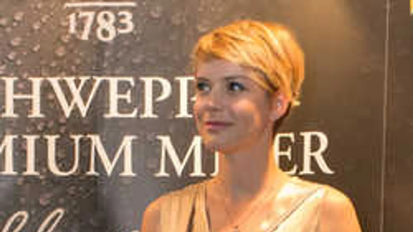 Vége, szakított a magyar sztárszínésznő és párja