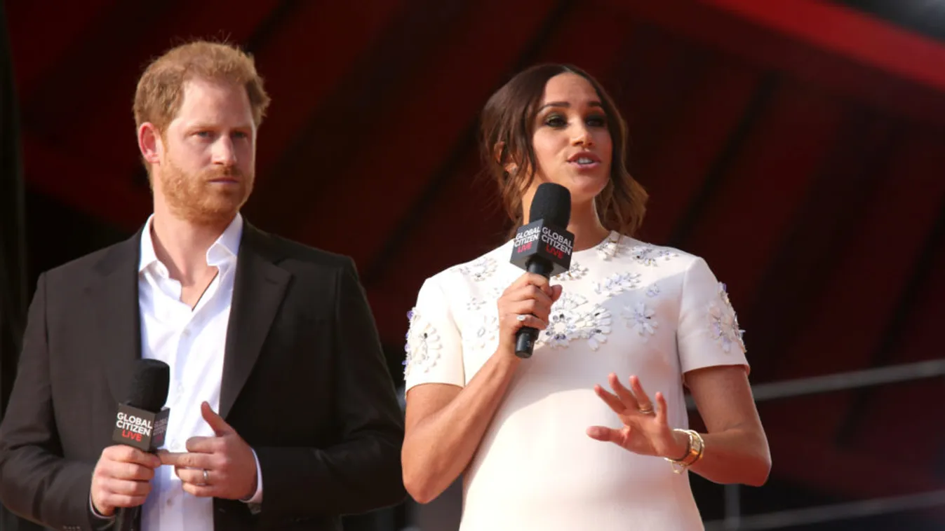 Harry és Meghan kivételesen egy állasponton vannak a palotával
