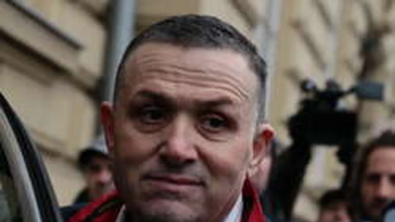 Nem hiszed el, melyik celeb segített a bajba jutott Lagzi Lajcsin