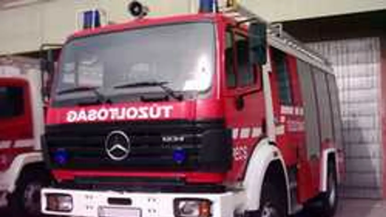 Lángoló autókhoz riasztották a tűzoltókat a városban