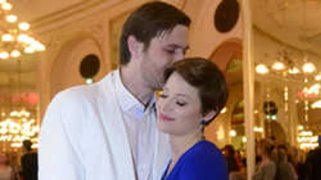 Gólyahír! Harmadik babáját várja a magyar sztárszínésznő!