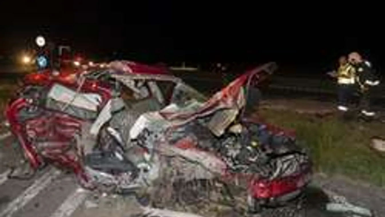 Ketten is meghaltak a 4-es úton éjjel