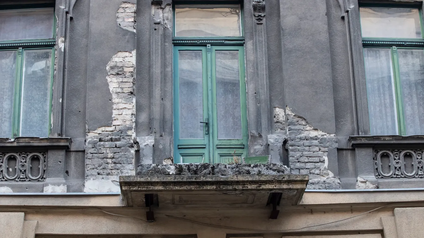 Halálos erkélybaleset: megdöbbentő állapotban vannak az erkélyek Budapesten