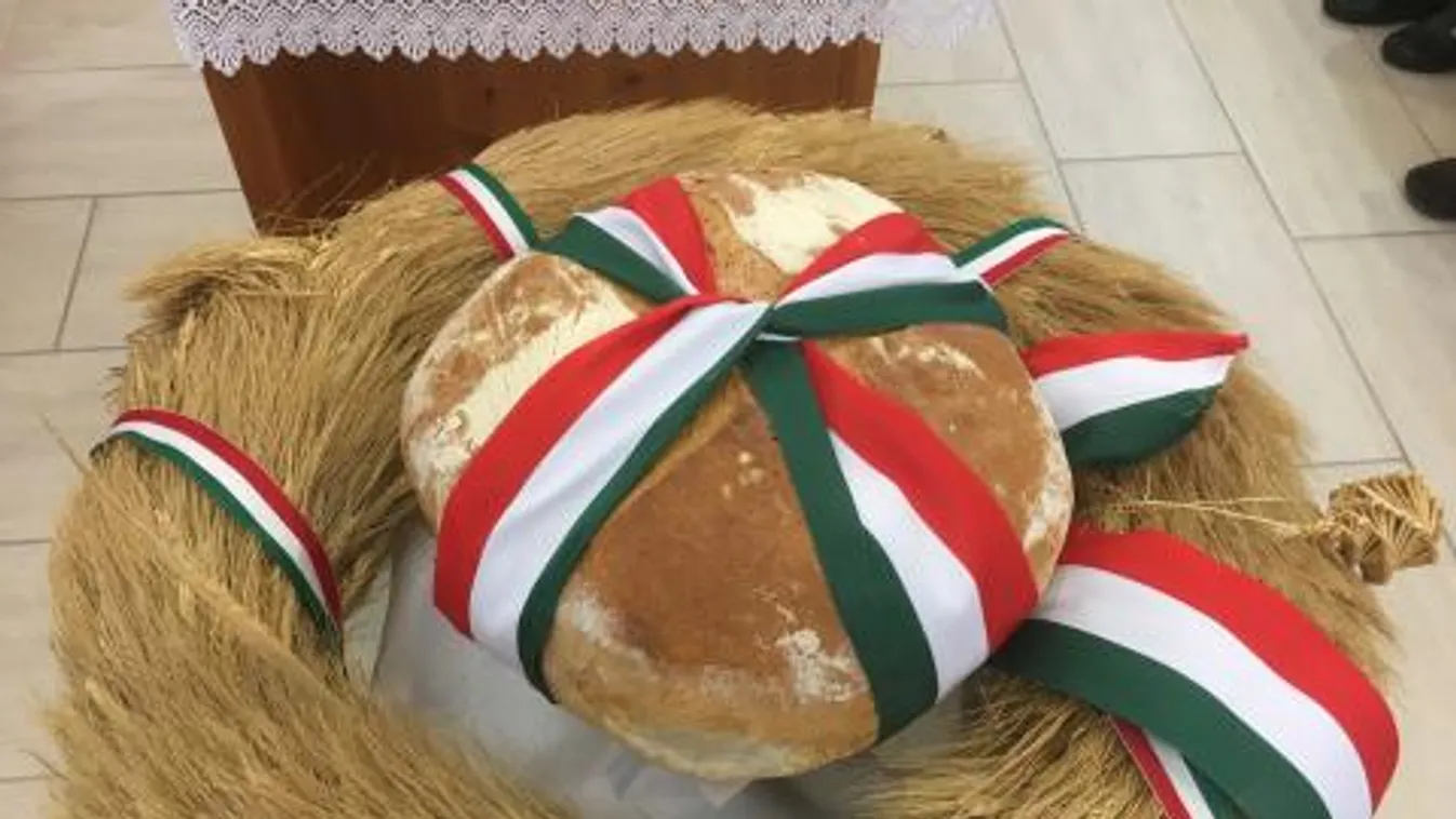 Kenyéráldás Szent István ünnepén