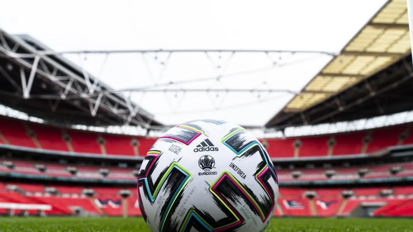 Ilyen bénázást se gyakran látni, a 30 éves kapus öngólján röhög a világ