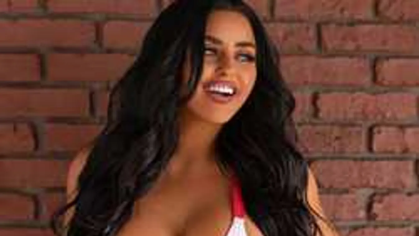 Levetkőzött, megmutatta hatalmas melleit a dögös színésznő