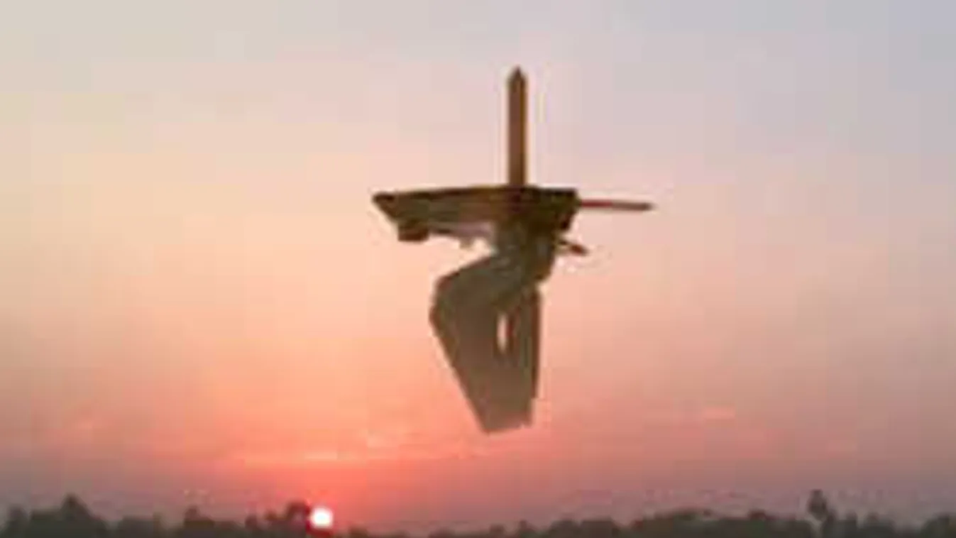 Sokkot kaptak a turisták: Megdöbbentő dolog lebegett a folyó felett...