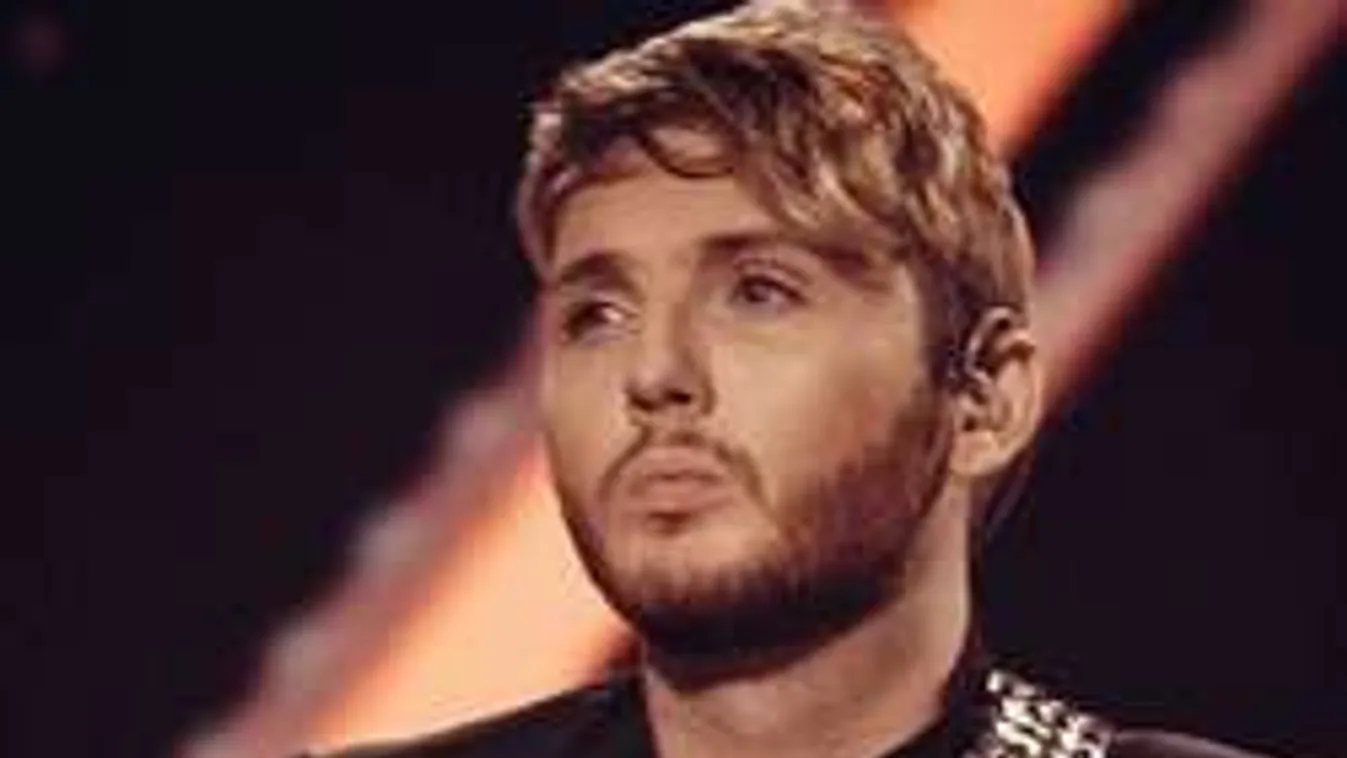 Végre kitálalt titkos viszonyáról a népszerű énekes!