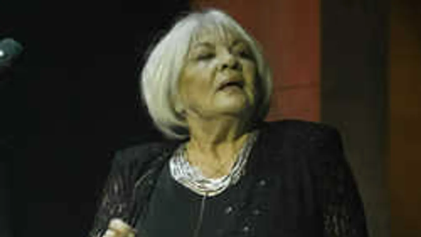 Soha nem látott fotó került elő Almási Éváról!