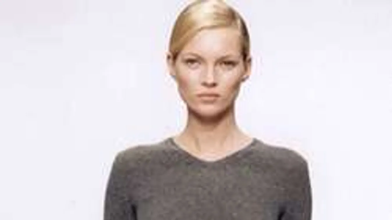 Erkélyen villantott óriásit a negyvenes sztár