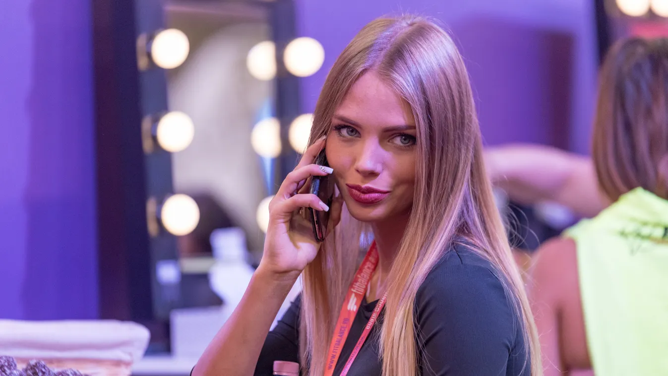 Megijedt a magyar szépségkirálynő, hatalmas folt jelent meg a lábán