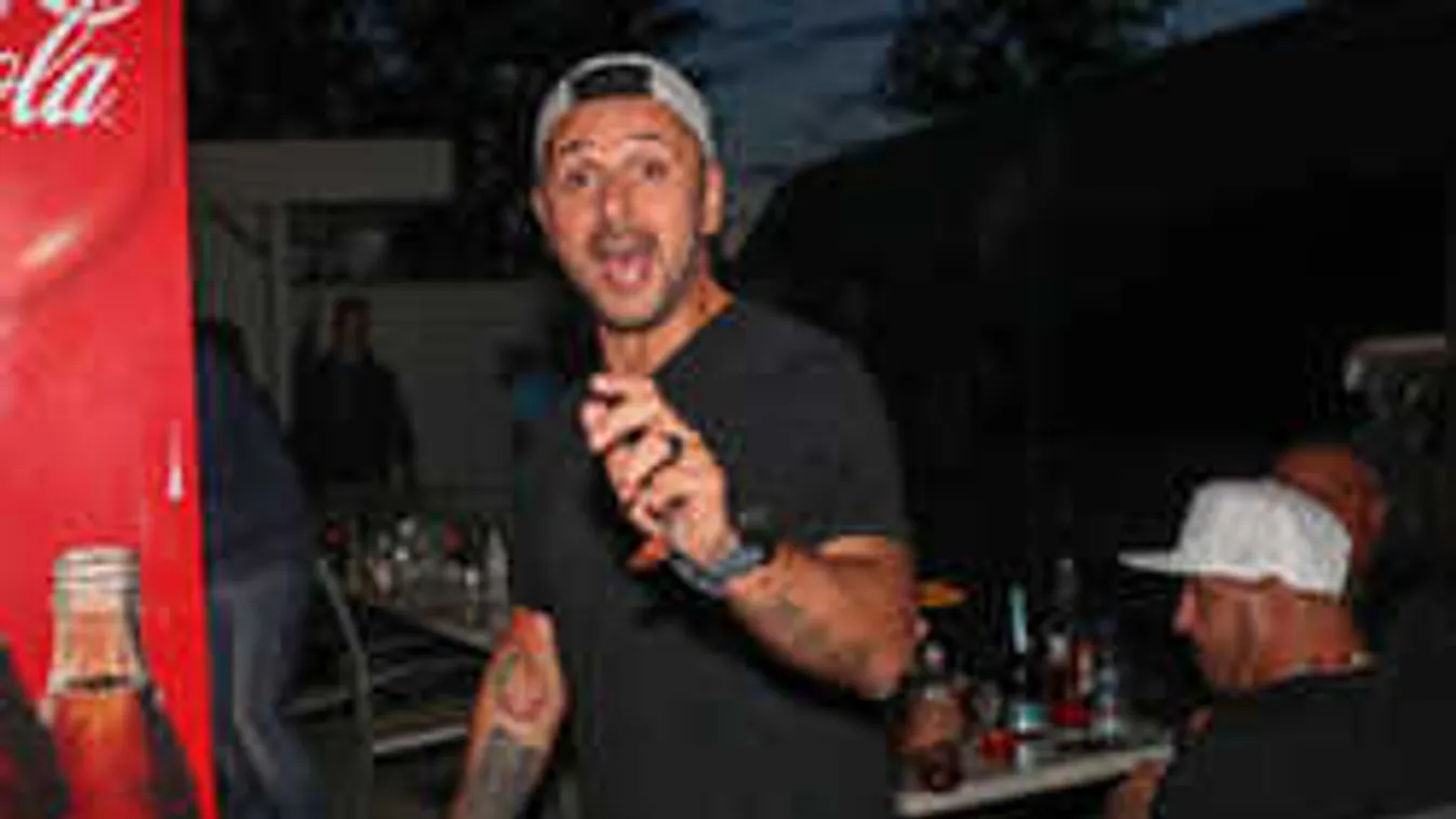 Kiskutyával és tucatnyi csomaggal költözött el Majka!