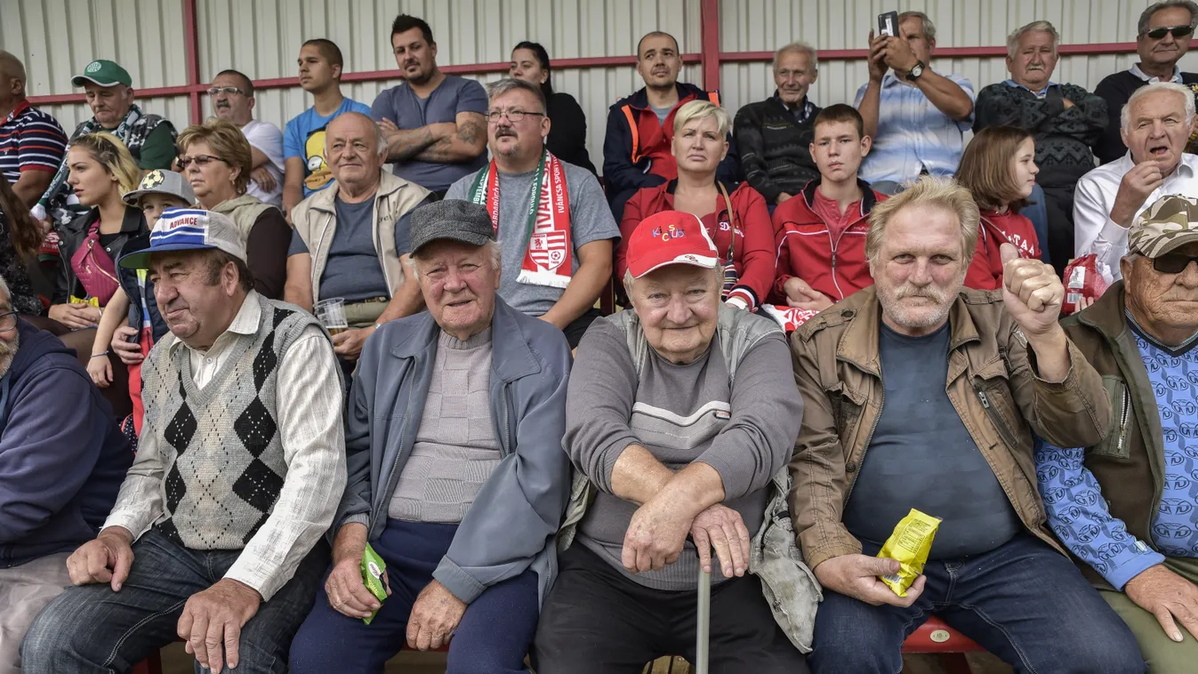 Telt ház a magyar faluban, trükkös módon lesték meg a Fradit