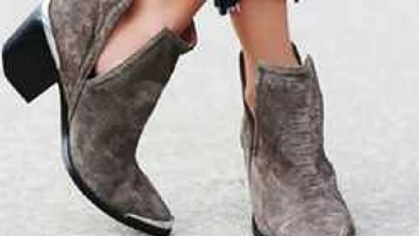 Tavasszal visszatér a nagy klasszikus, ez a csizma lesz a nők kedvence