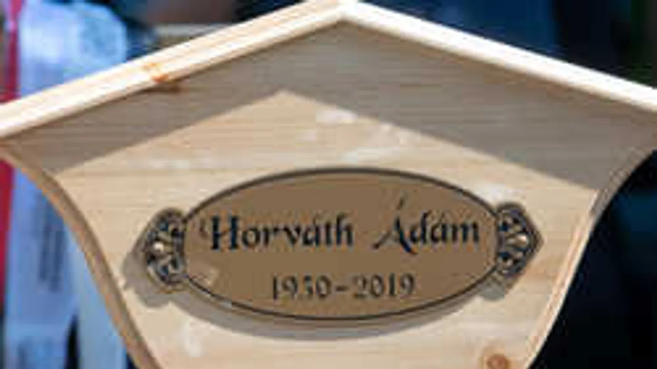 Megdöbbentő fotó készült a Szomszédok atyjának temetésén