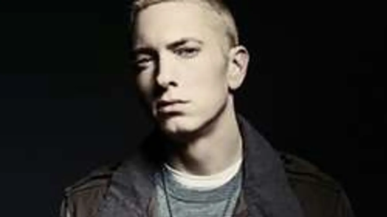 Három kamaszlányt vett magához a zűrös életű rapper