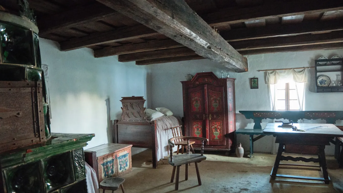 Szentendre,,Pest,County,,Hungary,-,11.07.2020:,Interior,Of,A,Traditional