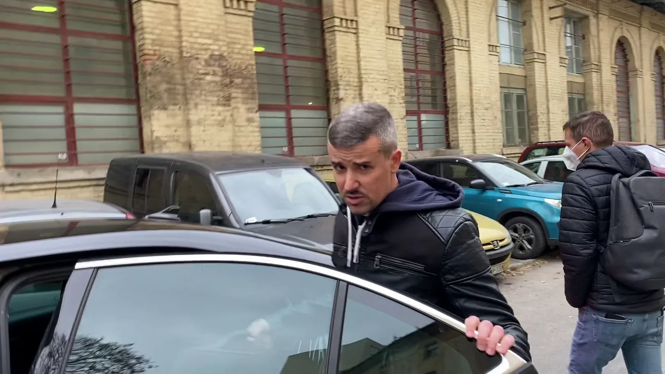 Kimenekítették élettársa lakásából a Jobbik elnökét, fél napon át bujkált