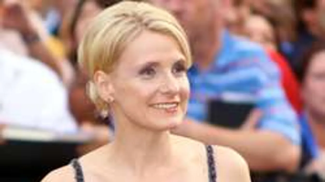 Legjobb barátnőjébe szeretett bele a világhírű írónő