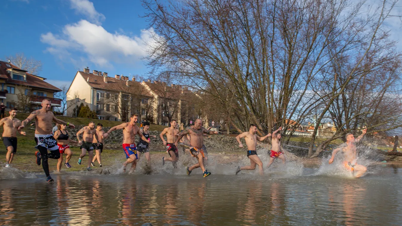 Így jár, aki megpróbál újévkor a vízen rohanni